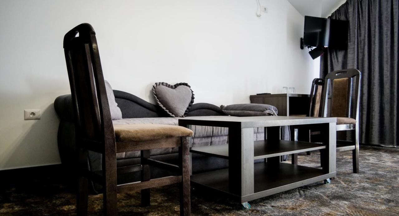 Motel Infinit Targu Jiu Bagian luar foto