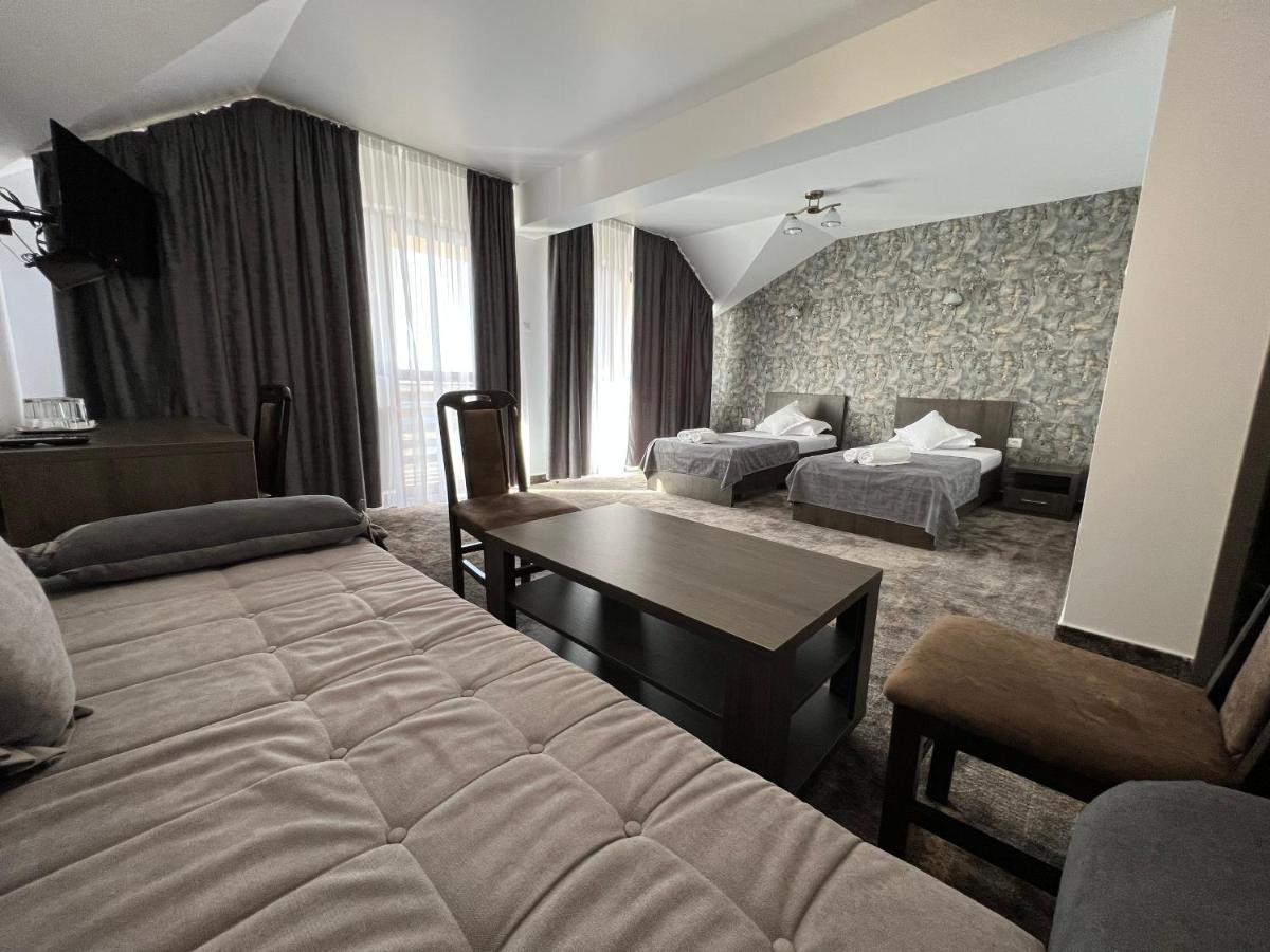 Motel Infinit Targu Jiu Bagian luar foto