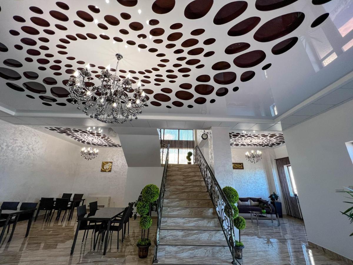 Motel Infinit Targu Jiu Bagian luar foto