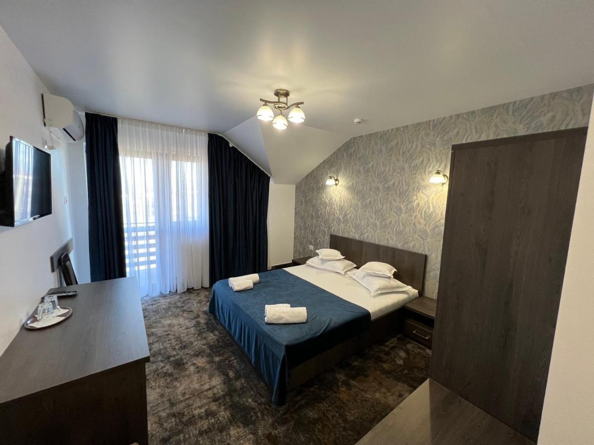 Motel Infinit Targu Jiu Bagian luar foto