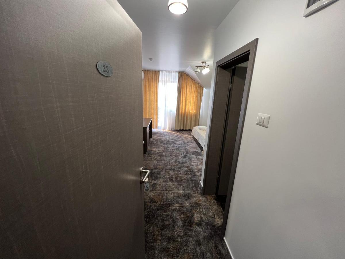 Motel Infinit Targu Jiu Bagian luar foto