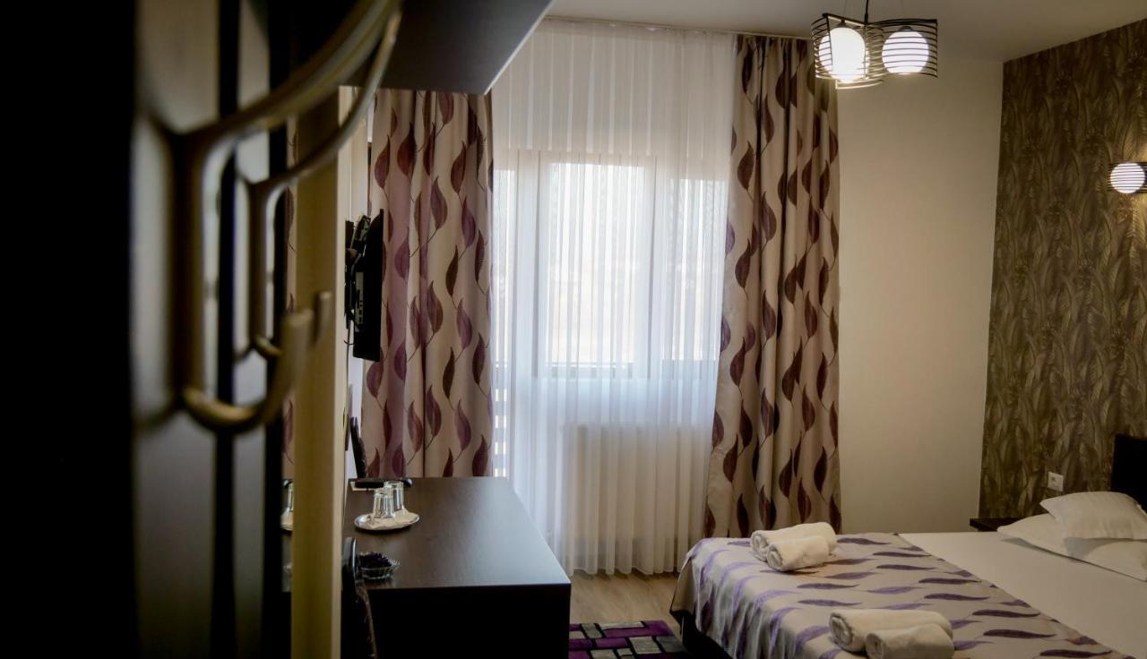 Motel Infinit Targu Jiu Bagian luar foto