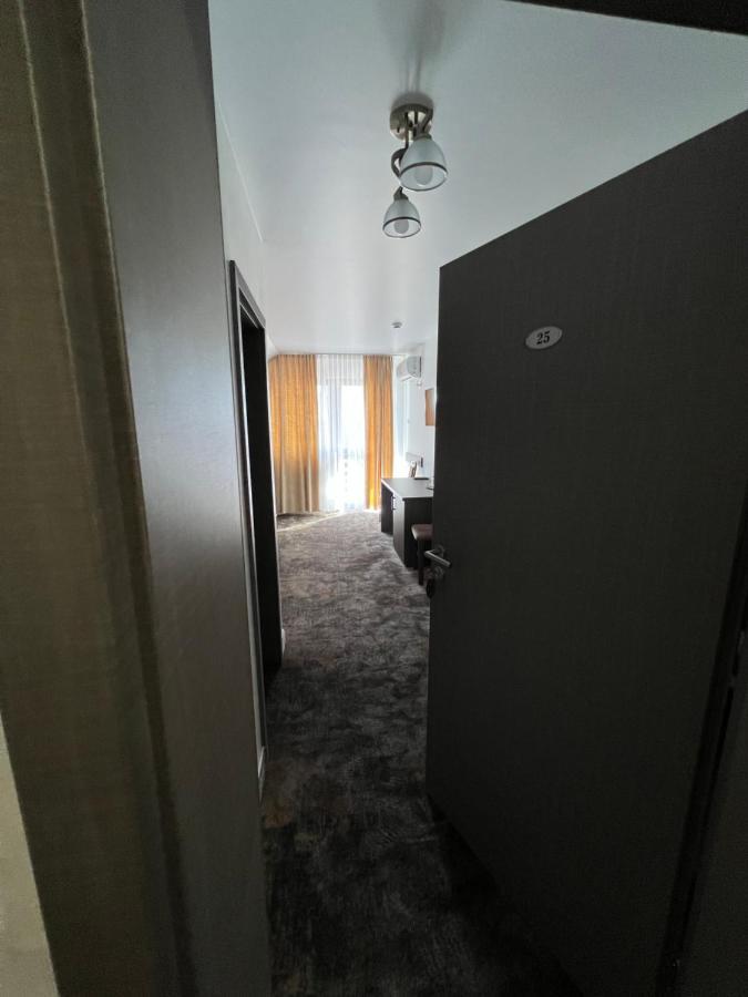 Motel Infinit Targu Jiu Bagian luar foto