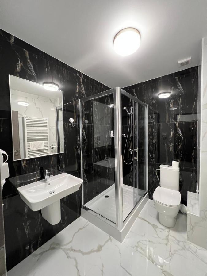 Motel Infinit Targu Jiu Bagian luar foto