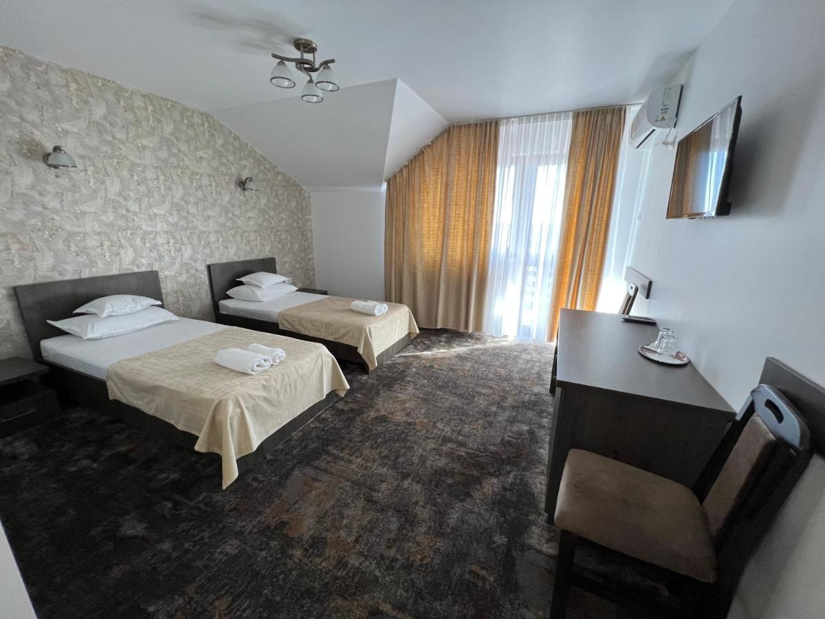 Motel Infinit Targu Jiu Bagian luar foto