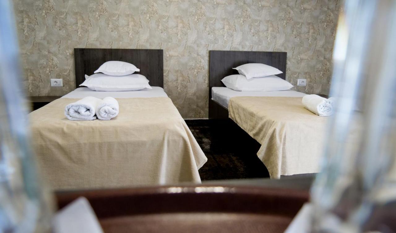 Motel Infinit Targu Jiu Bagian luar foto
