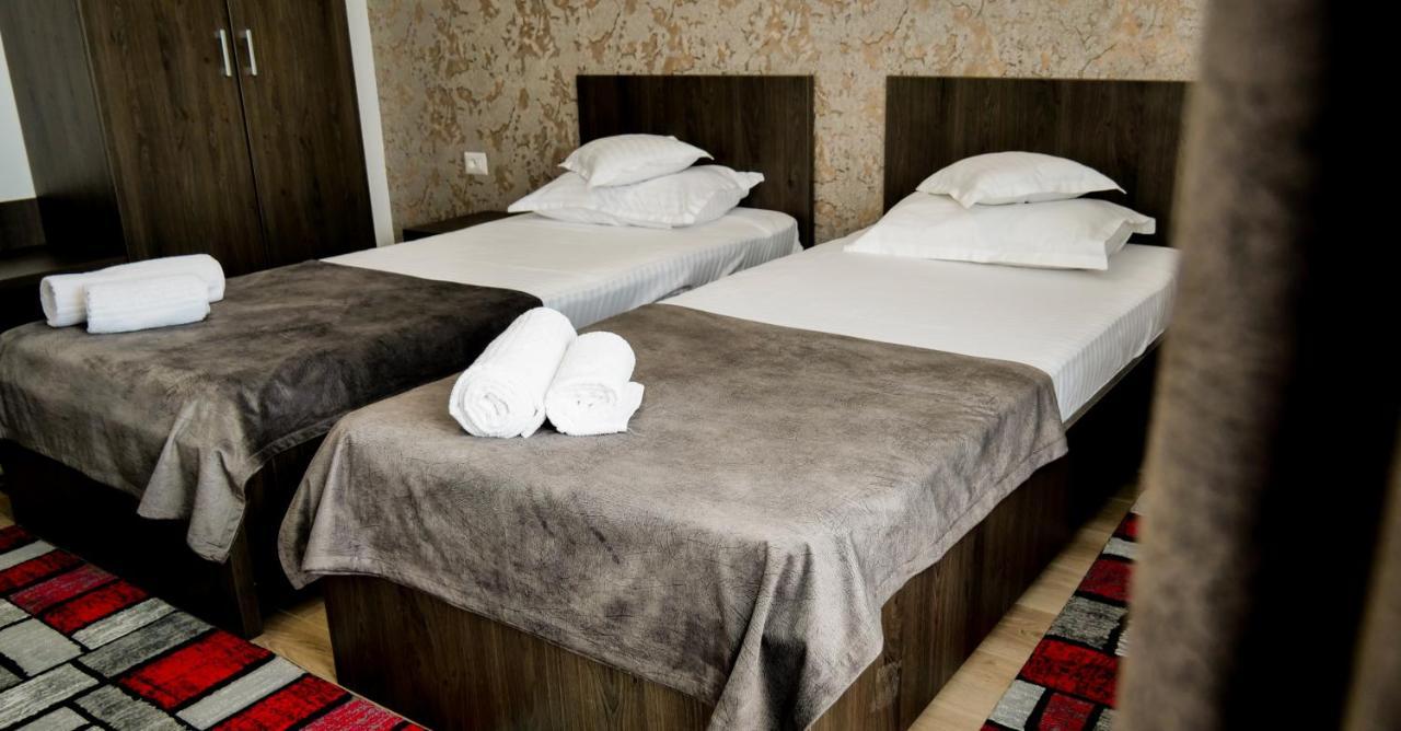 Motel Infinit Targu Jiu Bagian luar foto