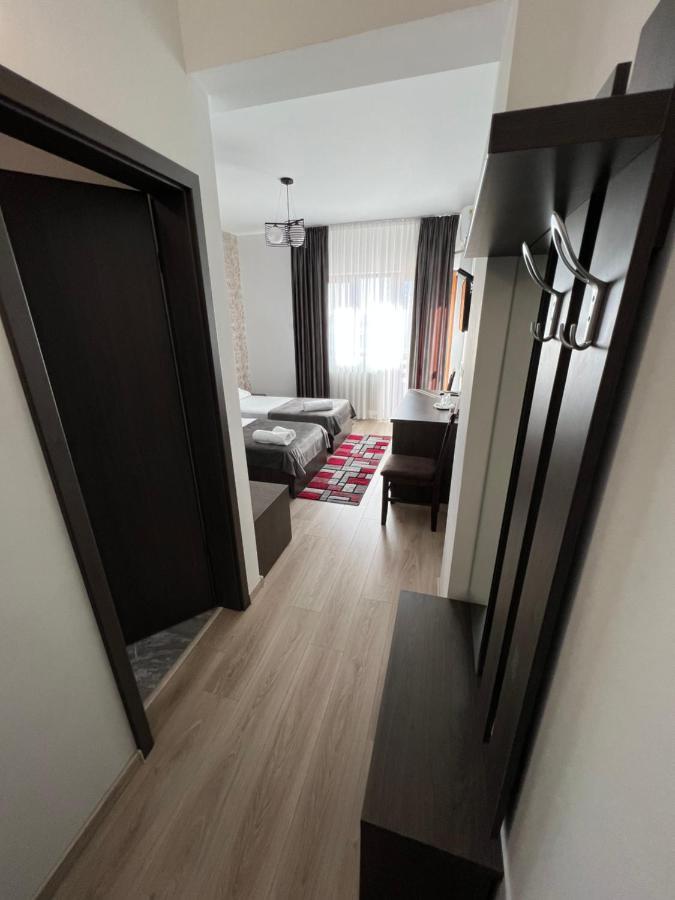 Motel Infinit Targu Jiu Bagian luar foto