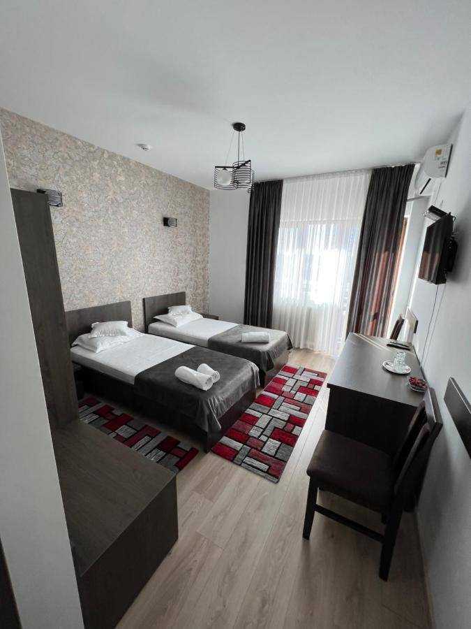 Motel Infinit Targu Jiu Bagian luar foto