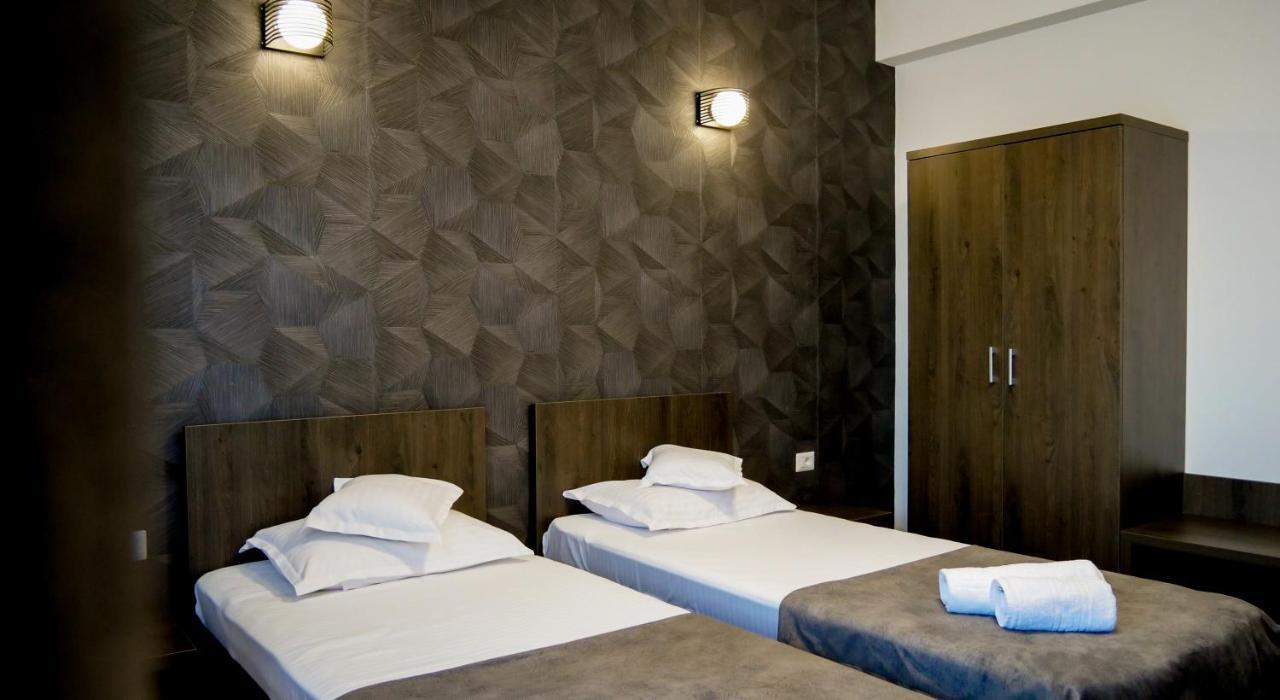 Motel Infinit Targu Jiu Bagian luar foto
