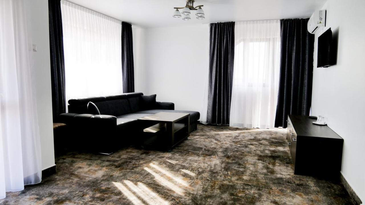 Motel Infinit Targu Jiu Bagian luar foto