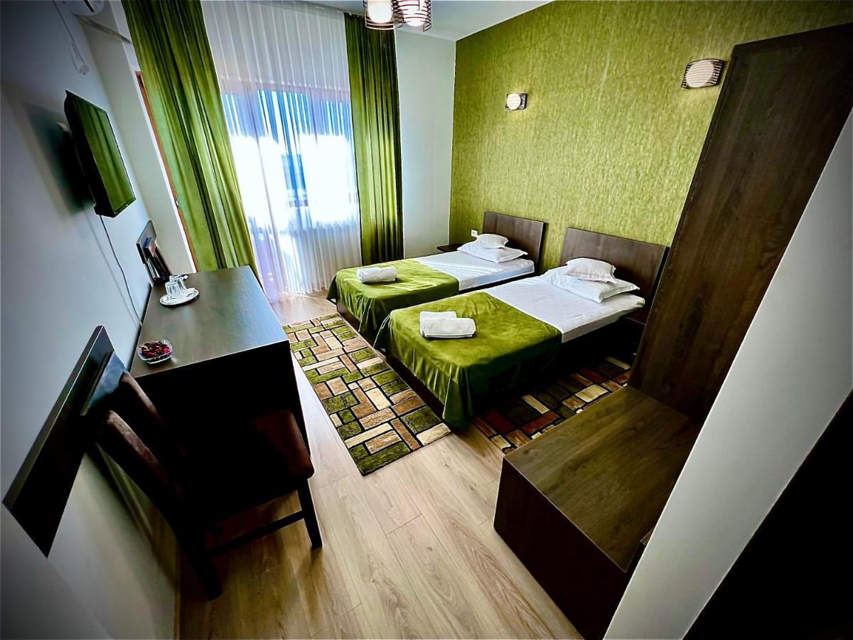 Motel Infinit Targu Jiu Bagian luar foto