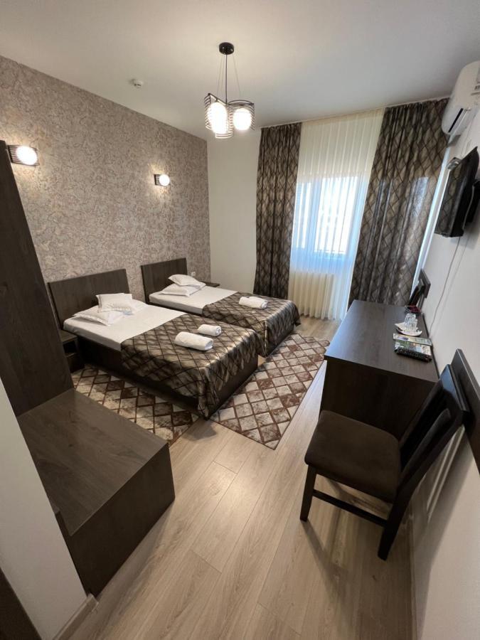 Motel Infinit Targu Jiu Bagian luar foto