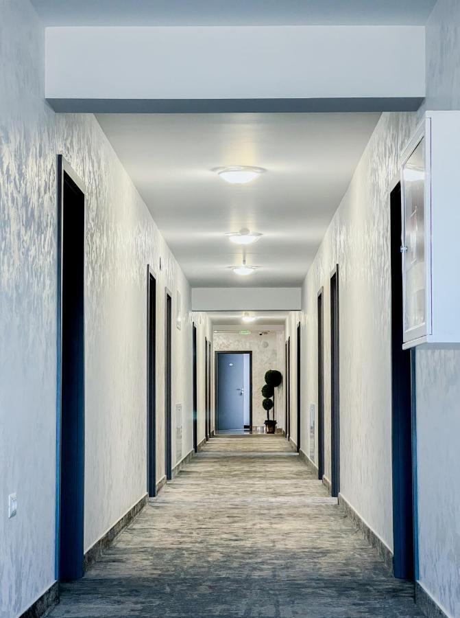 Motel Infinit Targu Jiu Bagian luar foto