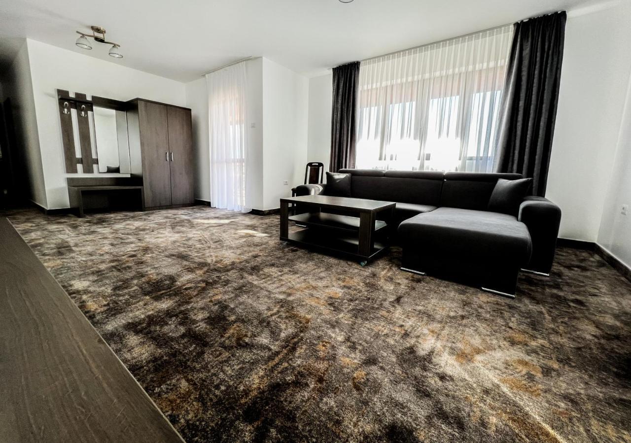 Motel Infinit Targu Jiu Bagian luar foto