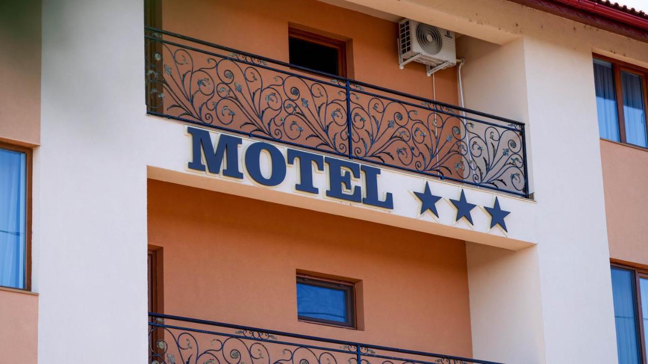 Motel Infinit Targu Jiu Bagian luar foto
