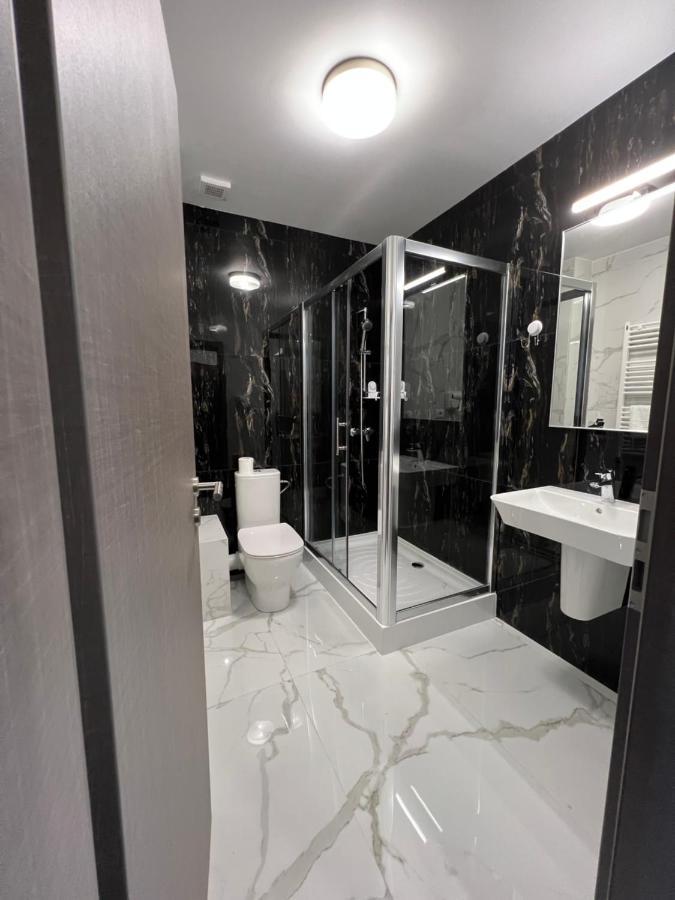 Motel Infinit Targu Jiu Bagian luar foto